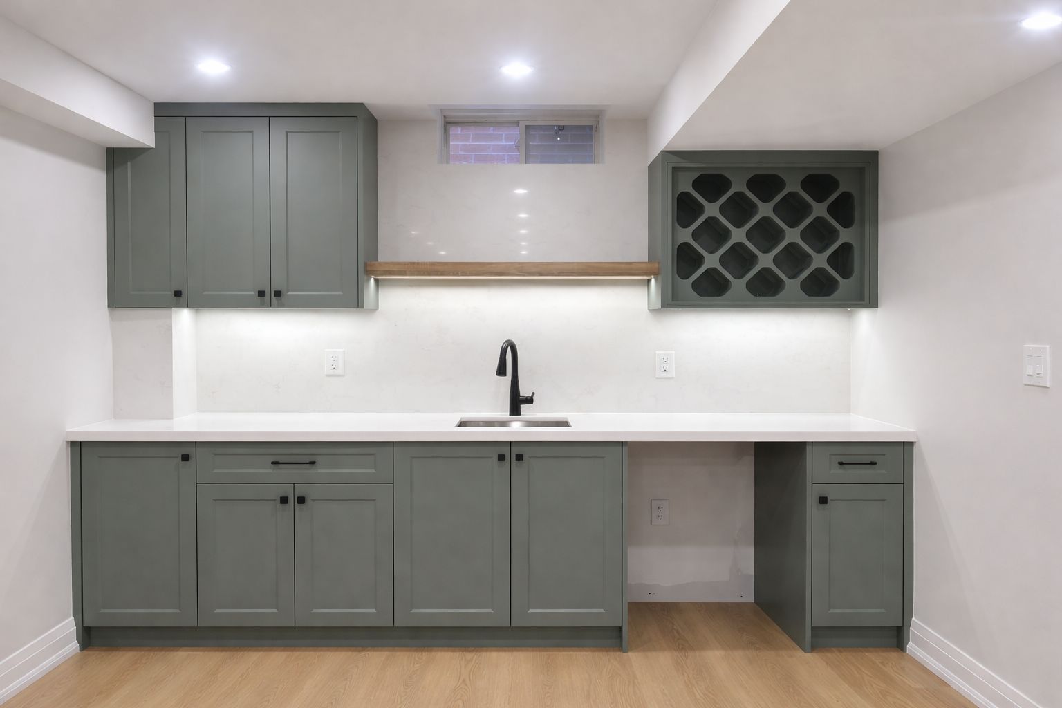 Kitchen faucet fixtures