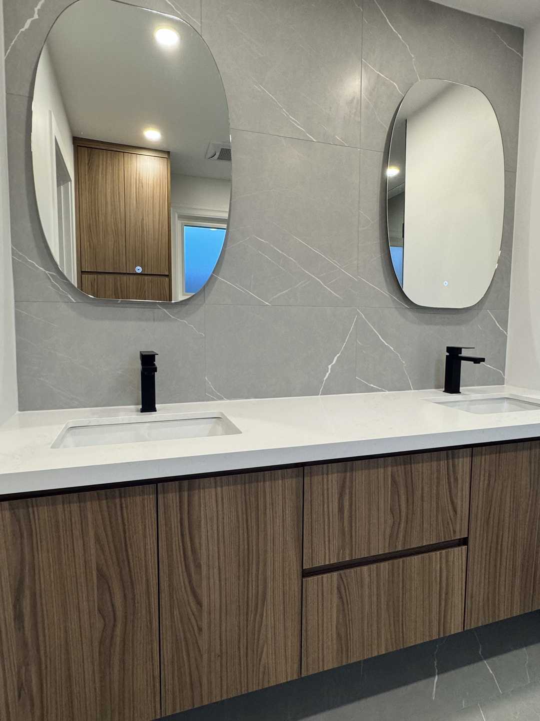 Powder room (custom black vanity with two U SHAPE drawers,