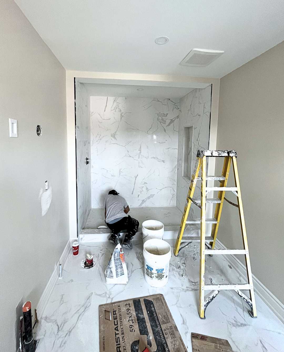 floating vanity with U shape of drawers vanity with frameless