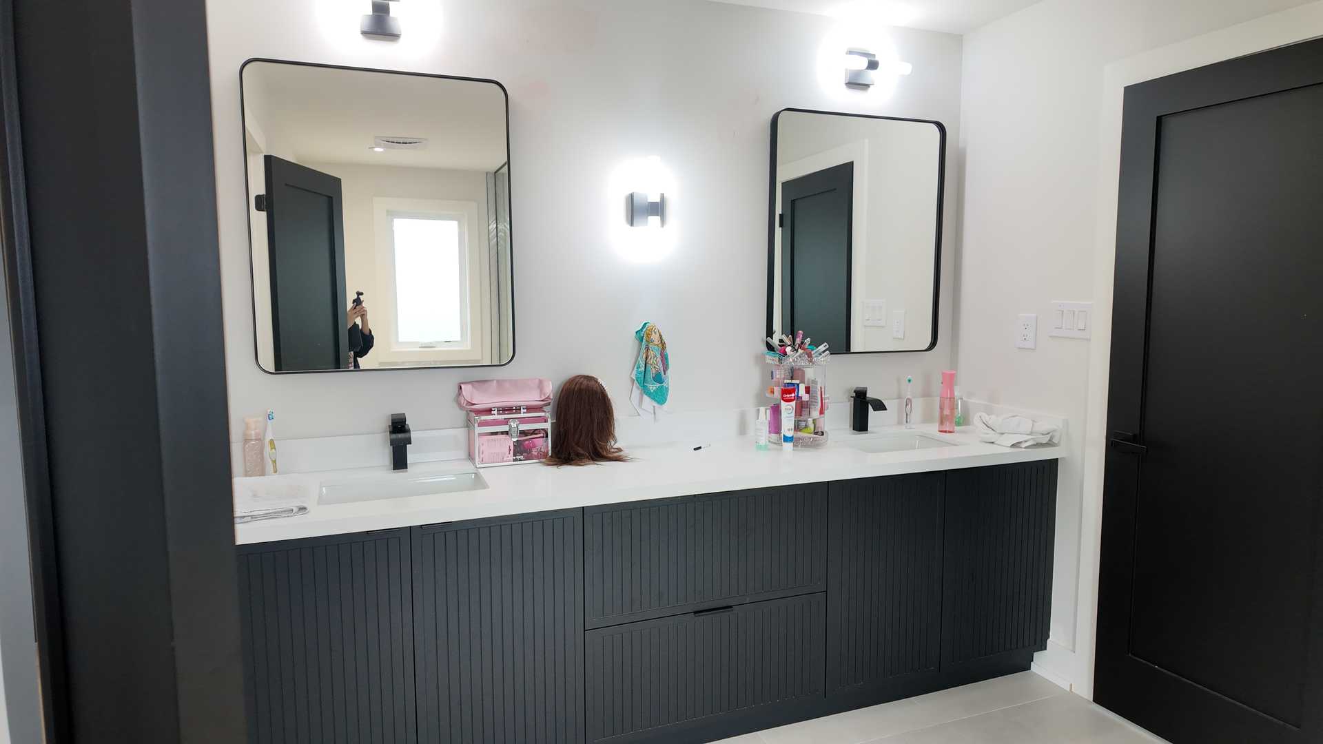 4 bathroom-fluted custom black vanity for share bathroom, avocado green