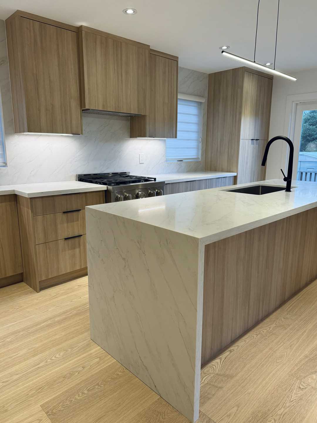 L shape kitchen-Wood panel cabinet with black fluted coffee bar,