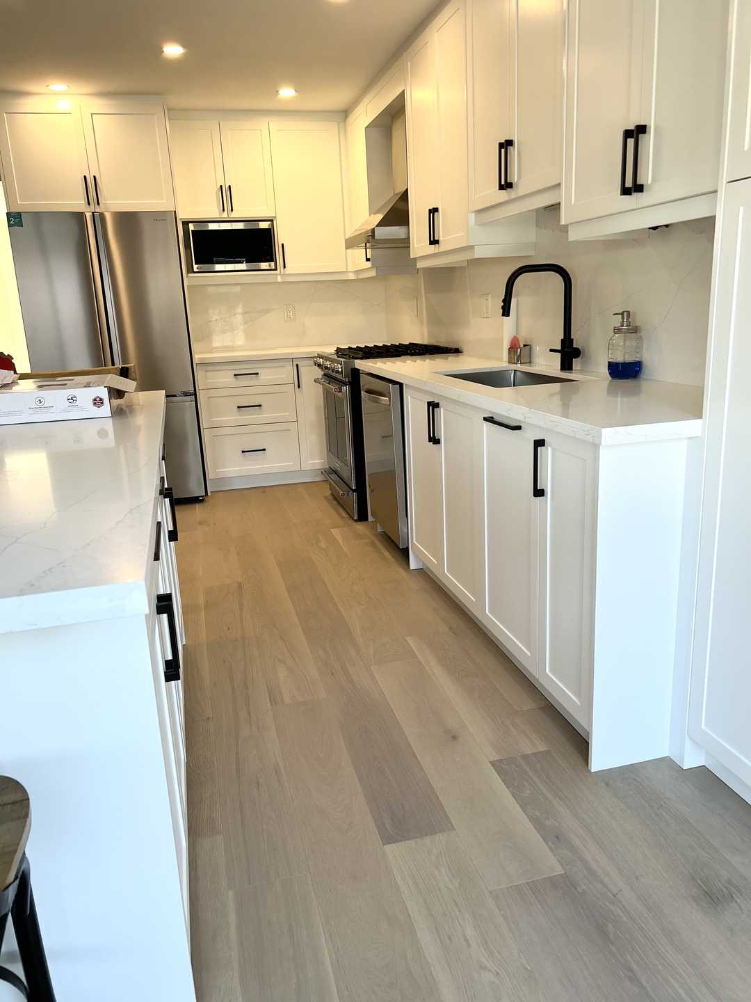 White shaker kitchen cabinets