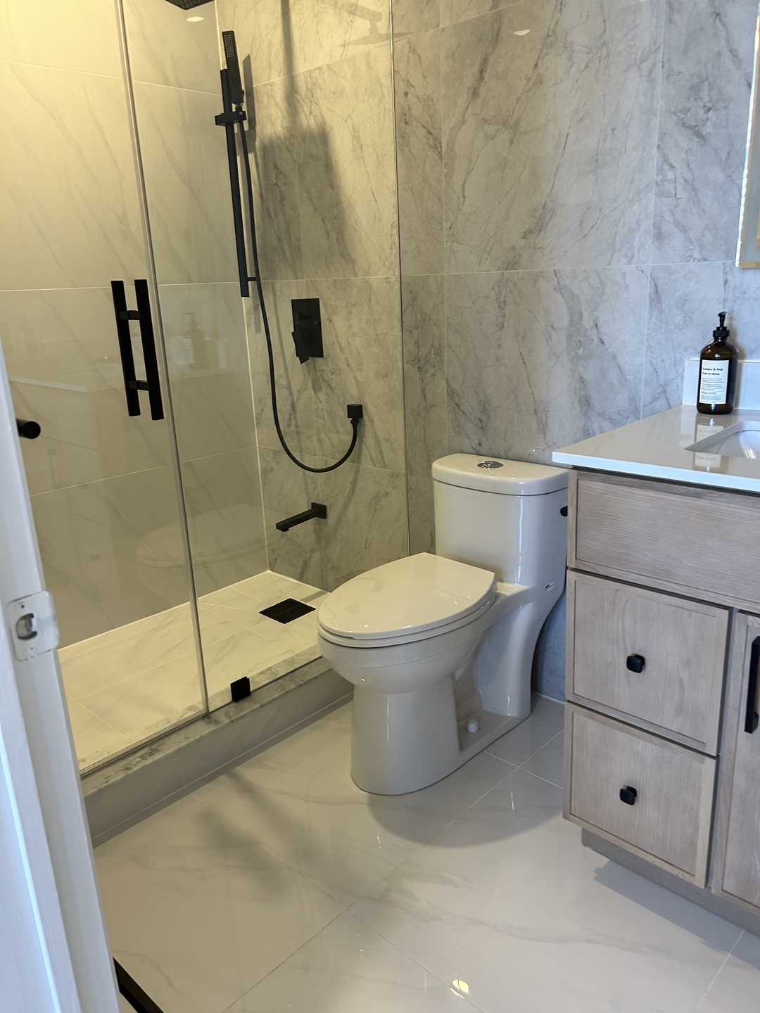 White shaker kitchen cabinets