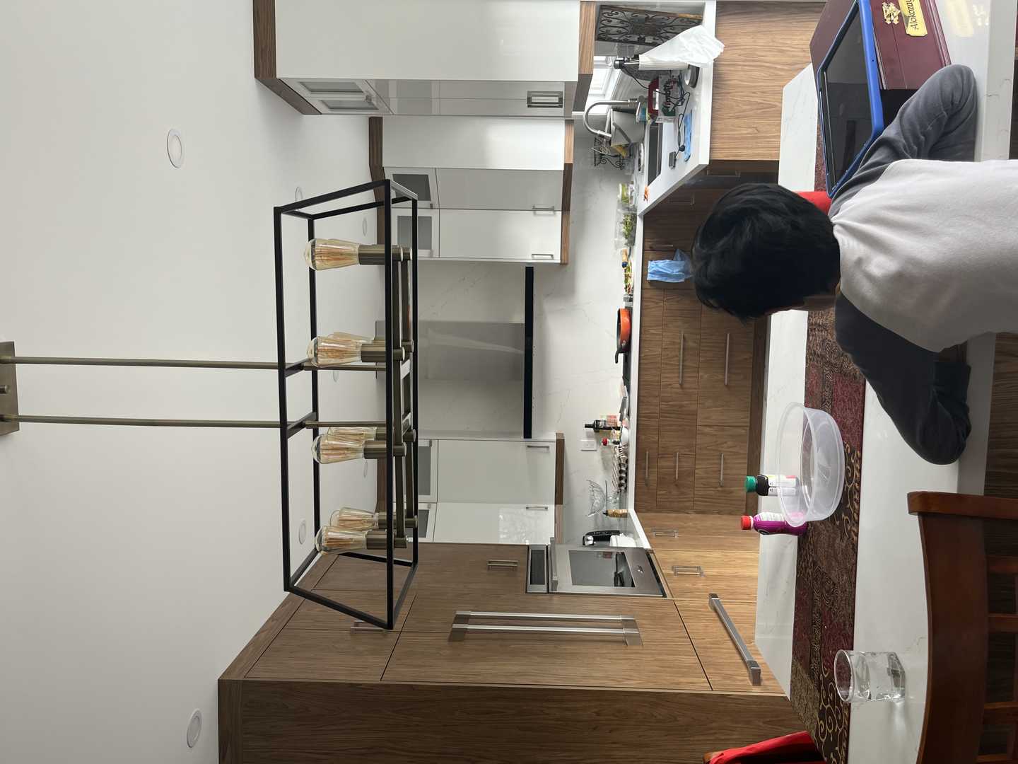 Wood grain U shape kitchen cabinets