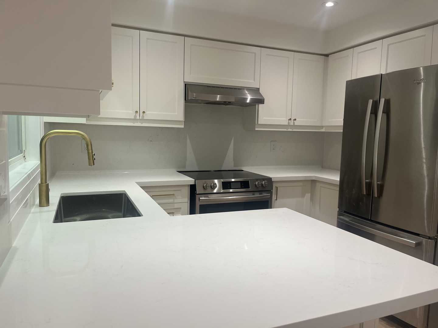 U SHAPE MDF shaker kitchen